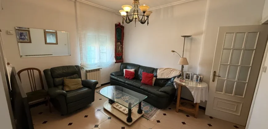 Piso céntrico de cuatro habitaciones