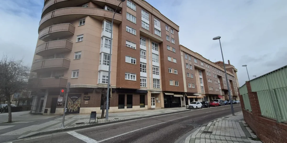 Piso de dos habitaciones dos baños con garaje y trastero Piso de dos habitaciones dos baños con garaje y trastero