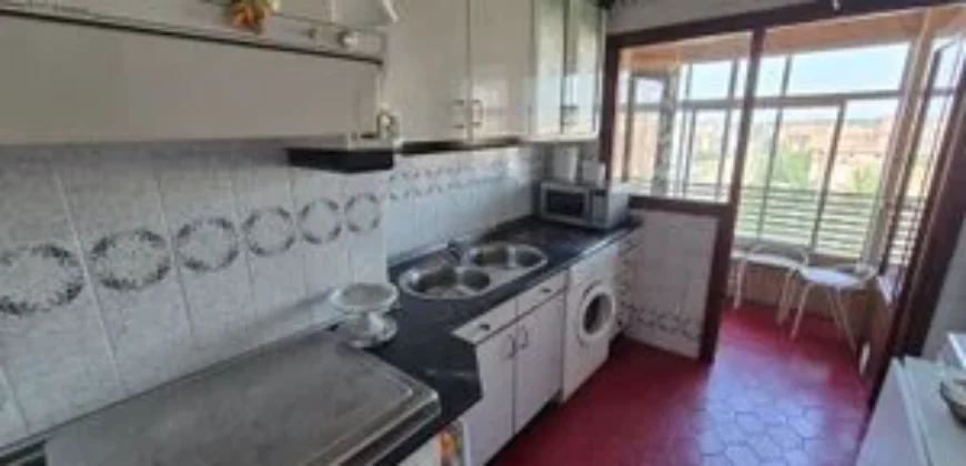 Piso de tres habitaciones dos baños y plaza de garaje