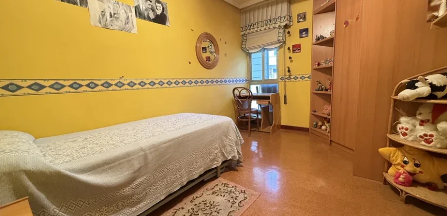 Piso de tres habitaciones en pleno centro