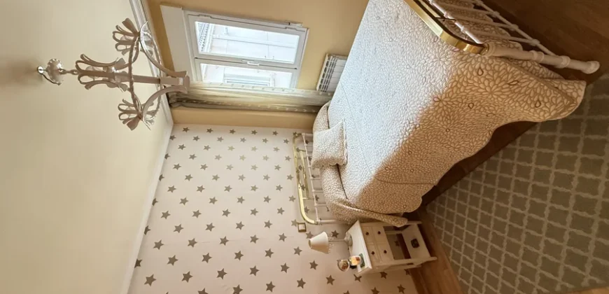 Ático de dos habitaciones con garaje