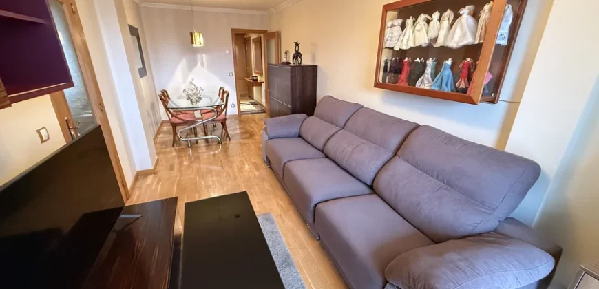 Ático de dos habitaciones con garaje