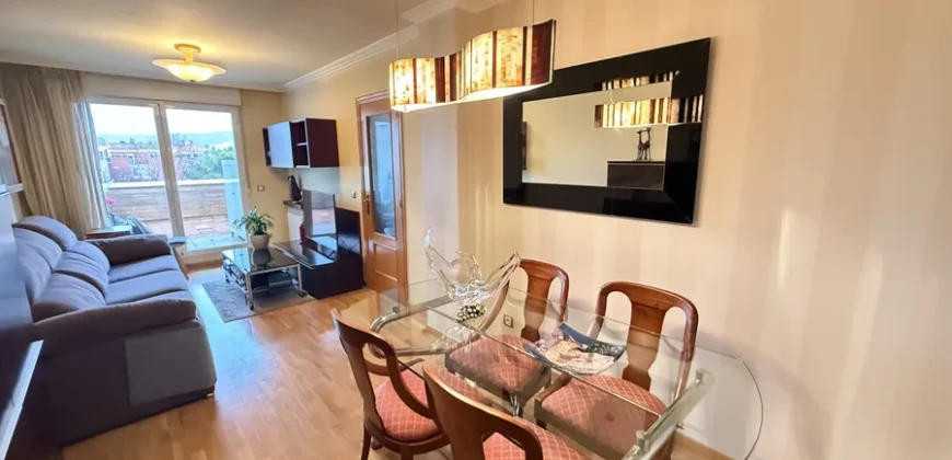 Ático de dos habitaciones con garaje