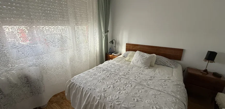 Piso céntrico de cuatro habitaciones