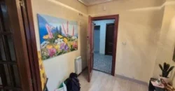 Piso de tres habitaciones dos baños y plaza de garaje