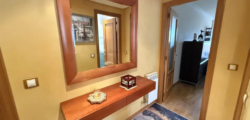 Ático de dos habitaciones con garaje