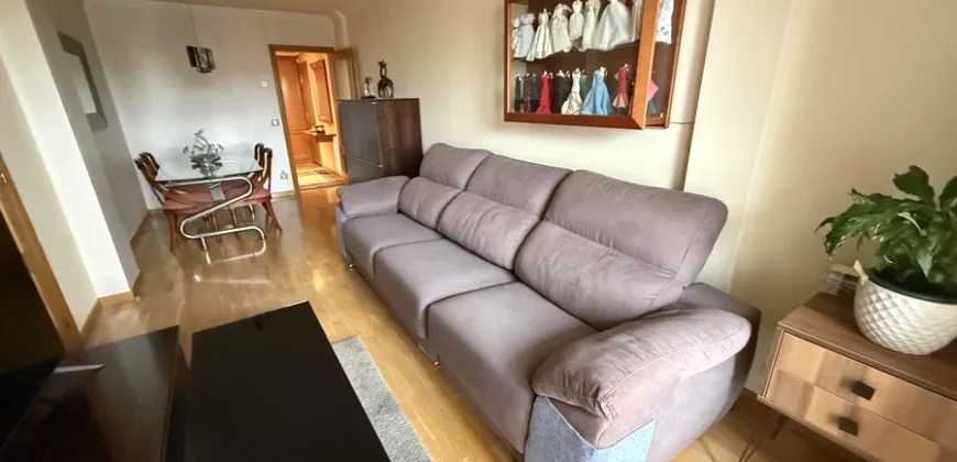 Ático de dos habitaciones con garaje