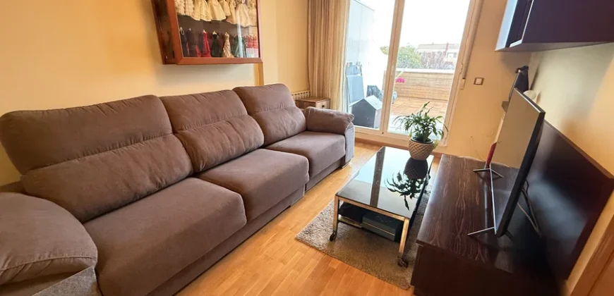 Ático de dos habitaciones con garaje