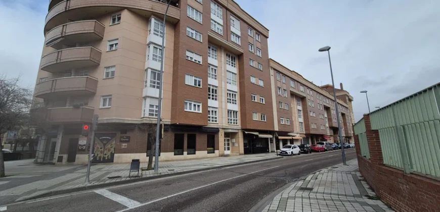 Piso de dos habitaciones dos baños con garaje y trastero