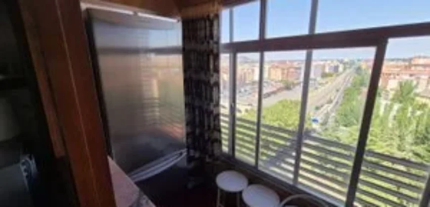 Piso de tres habitaciones dos baños y plaza de garaje