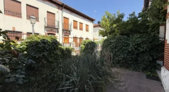 Casa en Palencia centro con patio junto al Parque del Salón