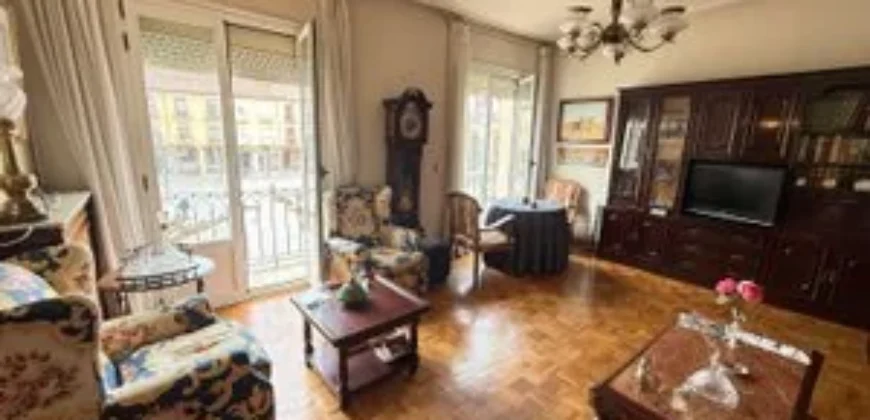 Piso en Palencia Plaza Mayor de 3 dormitorios y 2 baños