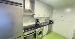 Piso reformado de tres habitaciones y dos baños con garaje