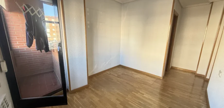 Piso de tres habitaciones con garaje y trastero