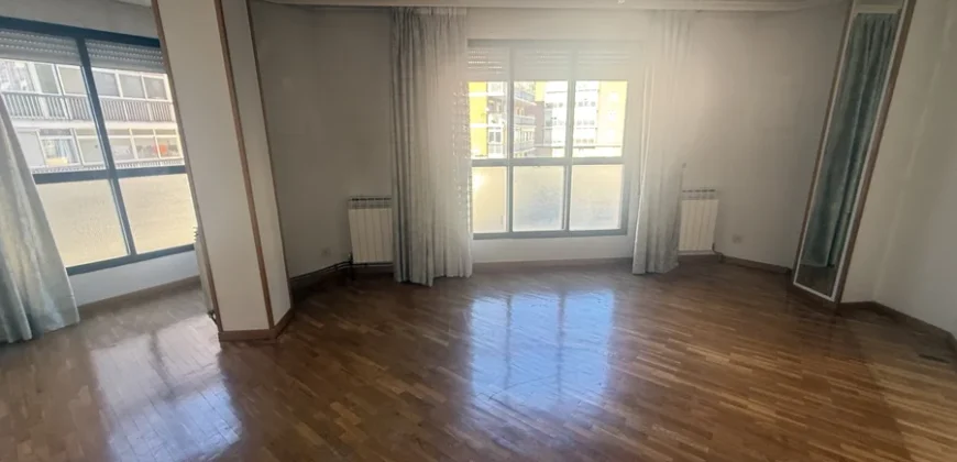 Piso de tres habitaciones con garaje y trastero