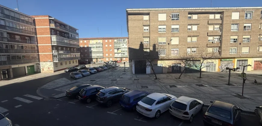 Piso de tres habitaciones con garaje y trastero