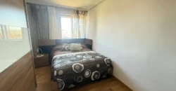 Piso reformado de tres habitaciones y dos baños con garaje