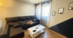 Piso reformado de tres habitaciones y dos baños con garaje