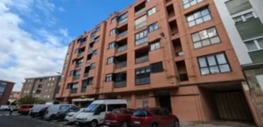 Piso de tres habitaciones con garaje y trastero