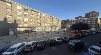 Piso de tres habitaciones con garaje y trastero