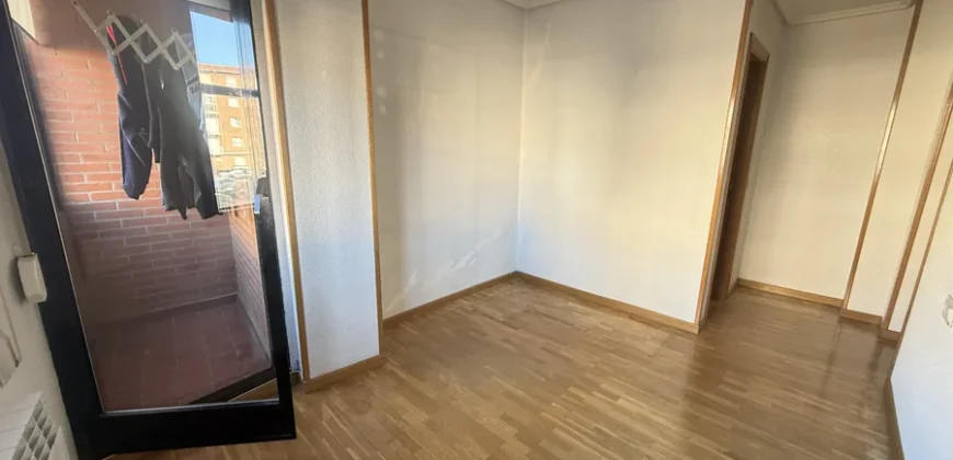 Piso de tres habitaciones con garaje y trastero