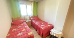 Piso reformado de tres habitaciones y dos baños con garaje