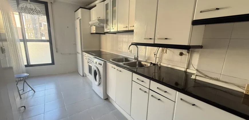 Piso de tres habitaciones con garaje y trastero