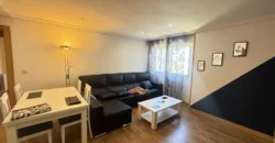 Piso reformado de tres habitaciones y dos baños con garaje