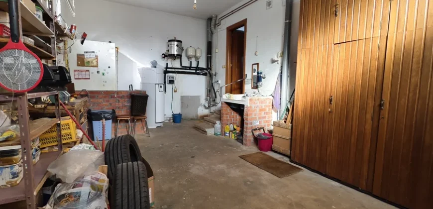 Casa independiente de 6 habitaciones con piscina.