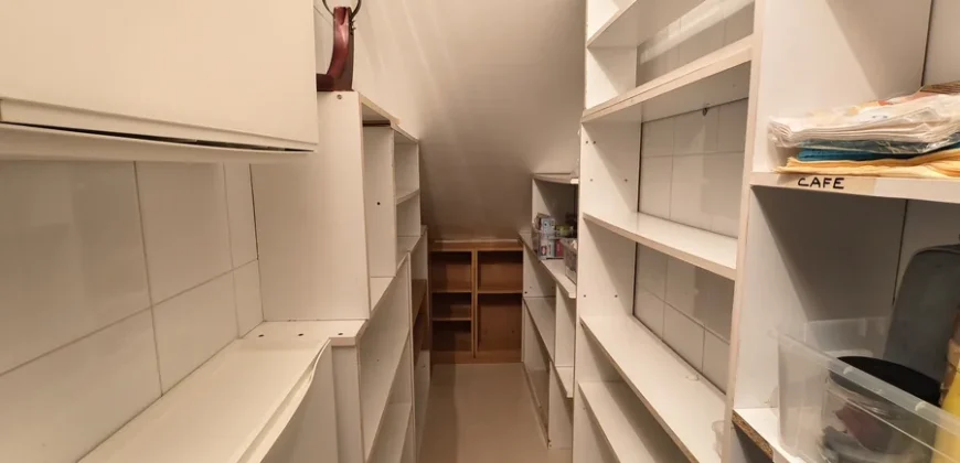 Casa independiente de 6 habitaciones con piscina.