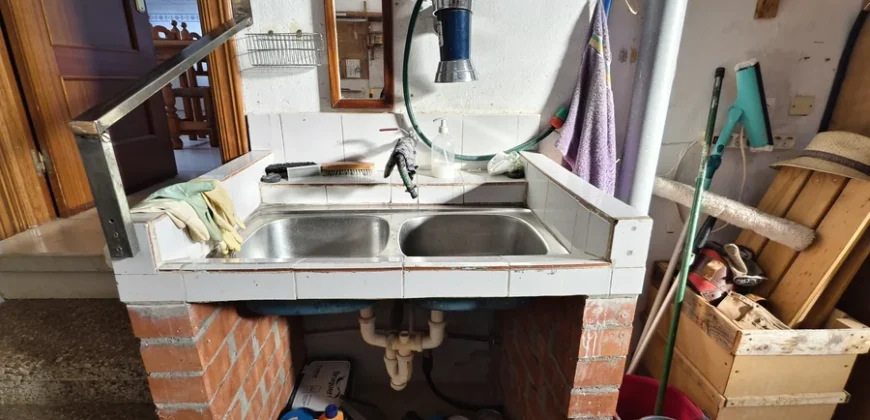 Casa independiente de 6 habitaciones con piscina.