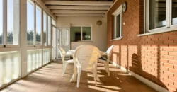 Casa independiente de 6 habitaciones con piscina. Casa independiente de 6 habitaciones con piscina.