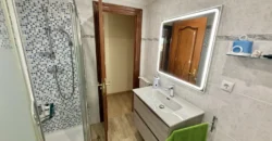 Piso de tres habitaciones y dos baños Piso de tres habitaciones y dos baños