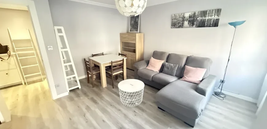 Piso de dos habitaciones con un baño y garaje