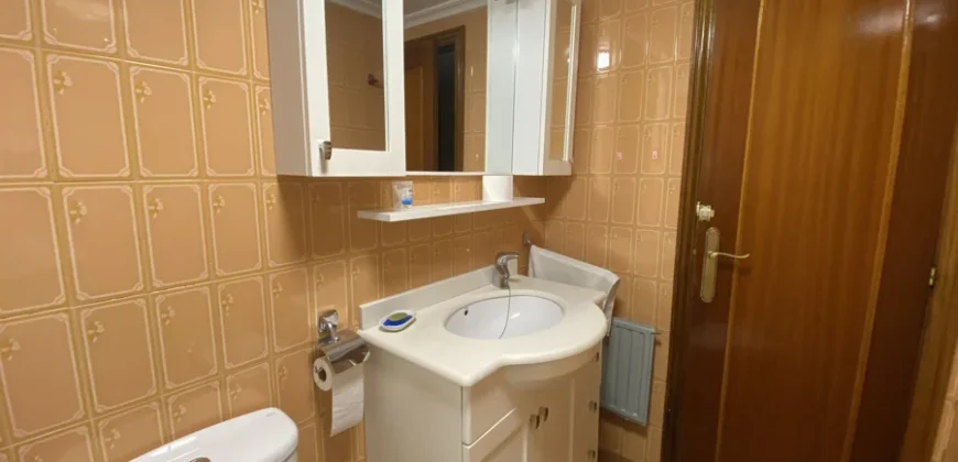 Piso céntrico de cuatro habitaciones con garaje opcional