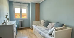 Piso de tres habitaciones y dos baños Piso de tres habitaciones y dos baños