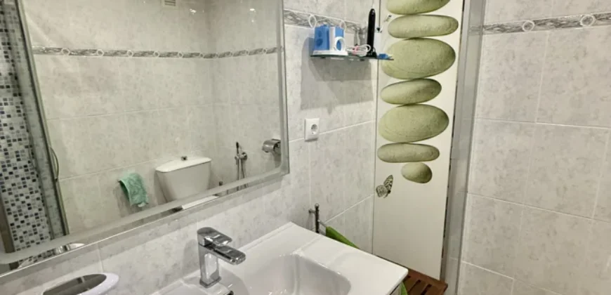 Piso de tres habitaciones y dos baños