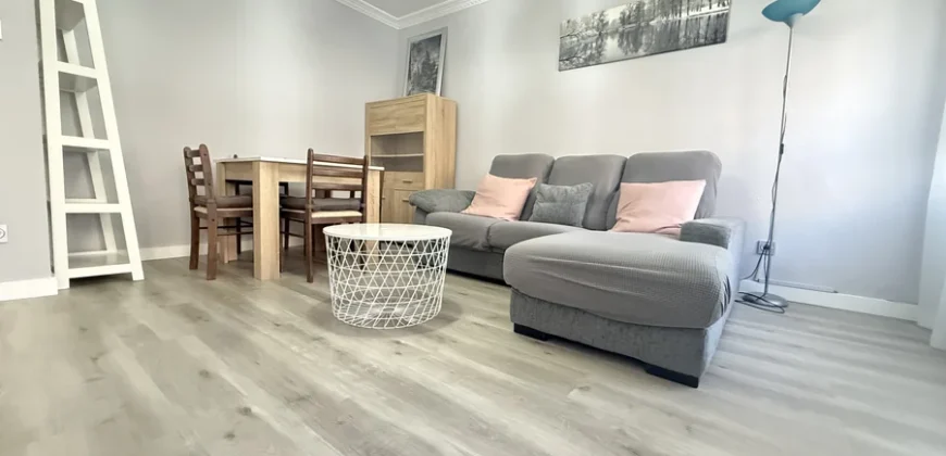Piso de dos habitaciones con un baño y garaje