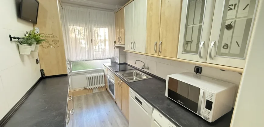 Piso de dos habitaciones con un baño y garaje