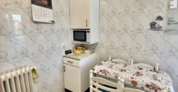 Piso de tres habitaciones y dos baños Piso de tres habitaciones y dos baños