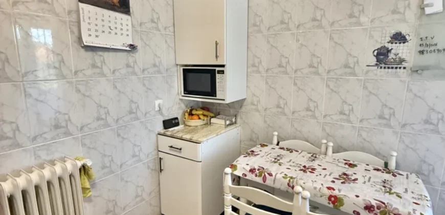Piso de tres habitaciones y dos baños