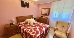 Piso de tres habitaciones y dos baños Piso de tres habitaciones y dos baños