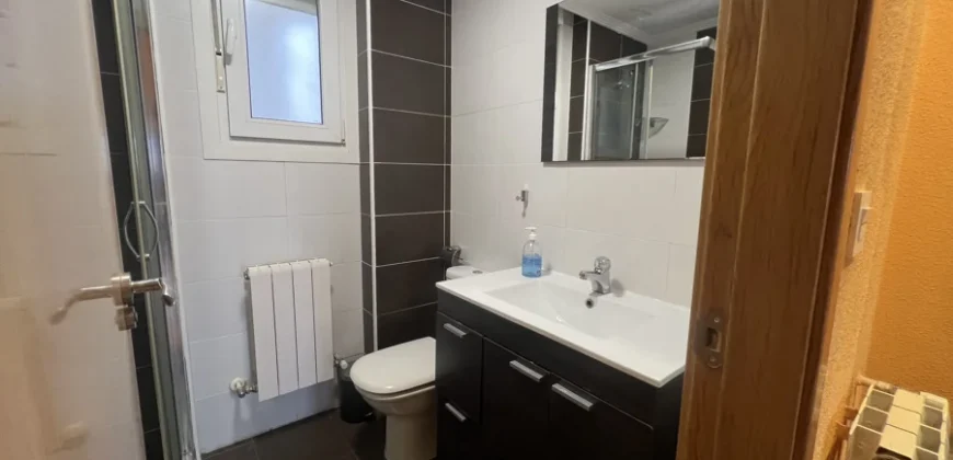 Piso de tres habitaciones y dos baños con plaza de garaje