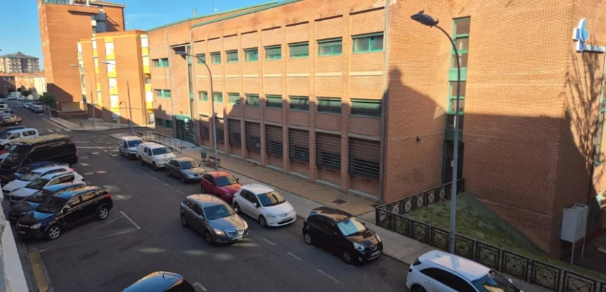 Venta de Piso en Palencia de 3 dormitorios con garaje en Avenida Santander