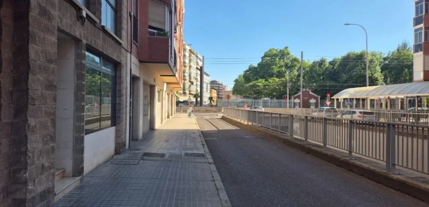 Venta de Piso en Palencia de 3 dormitorios con garaje en Avenida Santander
