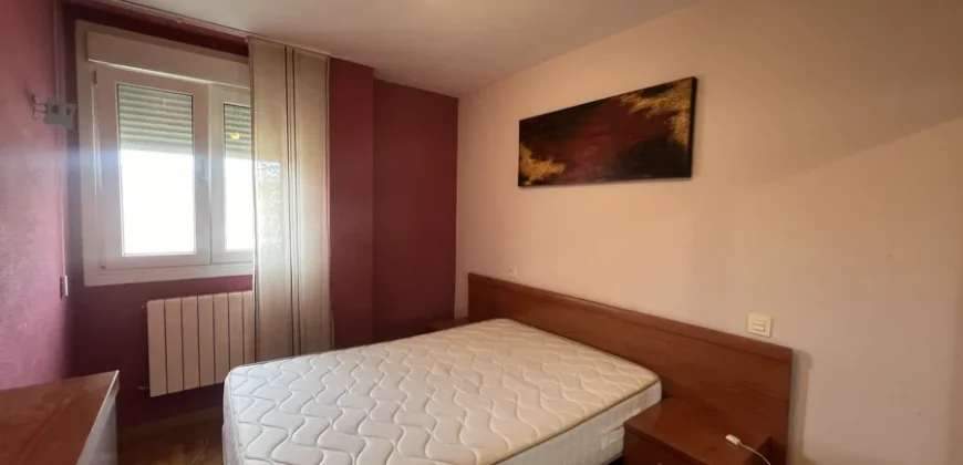 Piso de tres habitaciones y dos baños con plaza de garaje