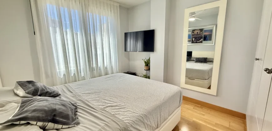 Piso céntrico de tres habitaciones, dos baños con garaje y trastero