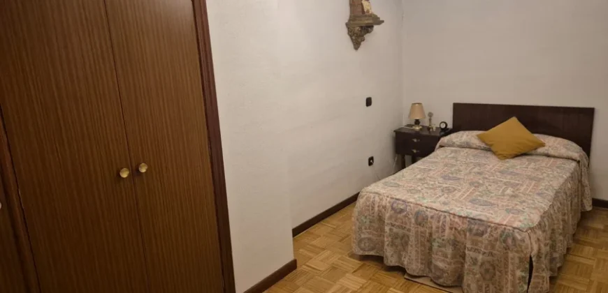 Venta de Piso en Palencia de 3 dormitorios con garaje en Avenida Santander