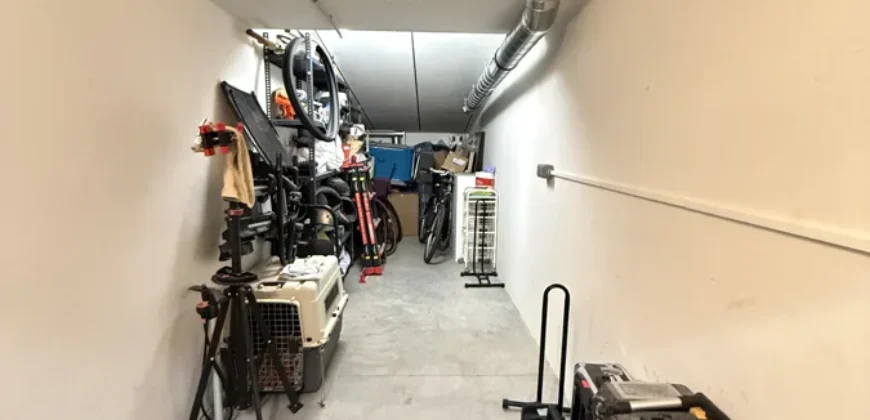 Piso céntrico de tres habitaciones, dos baños con garaje y trastero