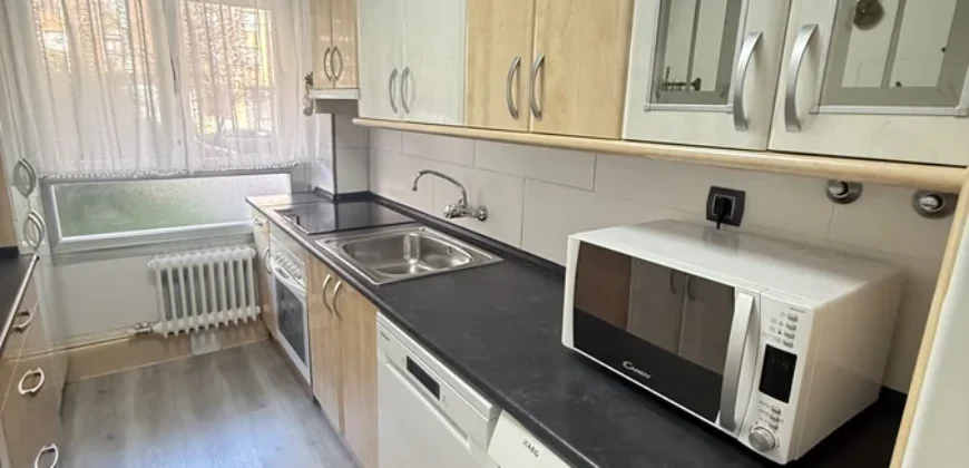 Piso de dos habitaciones con un baño y garaje